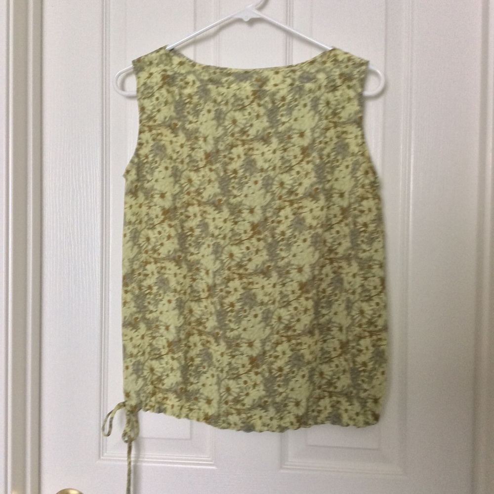 Sleeveless Korean made blouse - Picture 1 of 3